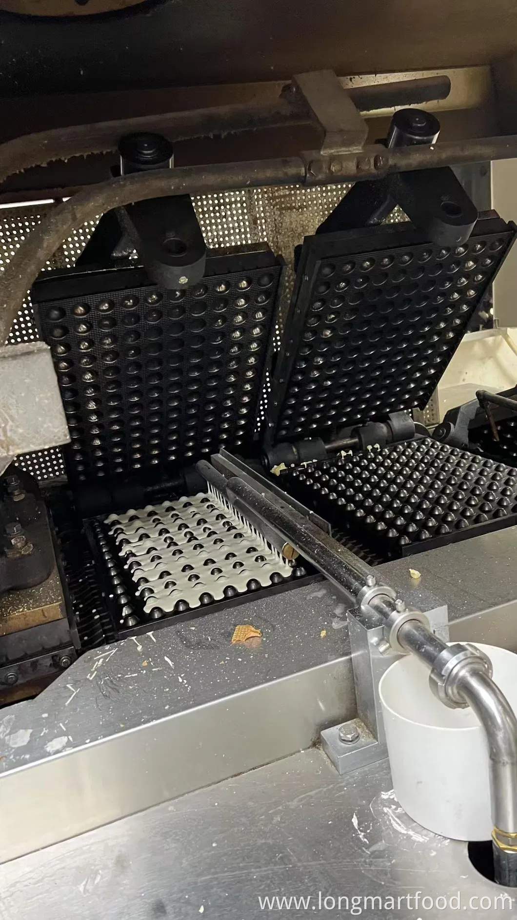 Crunchy Wafer Ball Milk Chocolate with Peanut/Crispy Rice/Cookie Packed in Heart Box